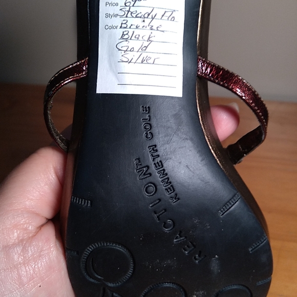 Kenneth Cole Reaction Womans Kitten Heel 2 " Bronze Rhinestone Sandals SZ 6 - Picture 8 of 9